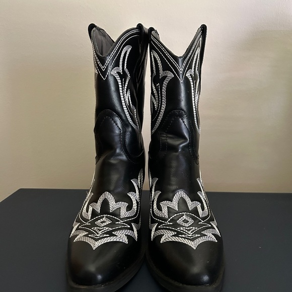 Cowboy boots - Picture 7 of 7